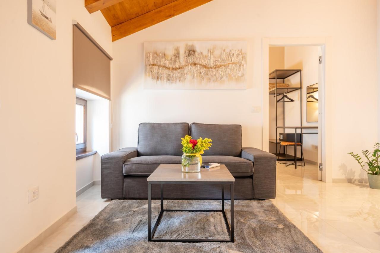 Aaa Apartments & Rooms Pula Extérieur photo