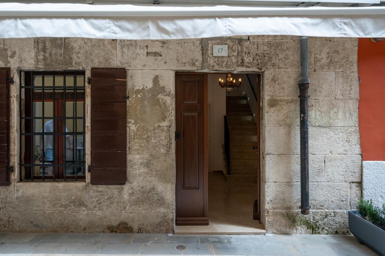 Aaa Apartments & Rooms Pula Extérieur photo
